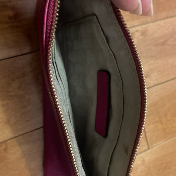 Pink Michael Kors clutch - Picture 7 of 8